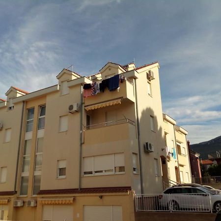 Apartment Bambino Kaštela Eksteriør bilde